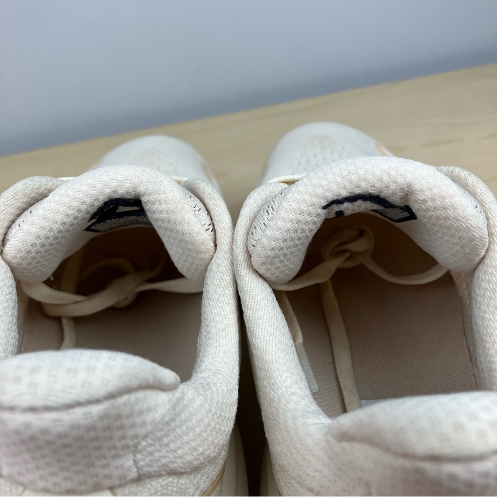 Hoka One One Women’s Size 6.5 B Clifton 10 Vanilla Birch Athletic Running Shoes - Picture 10 of 11